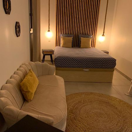 Sandspa Logement Avec Jacuzzi Orange  Bagian luar foto