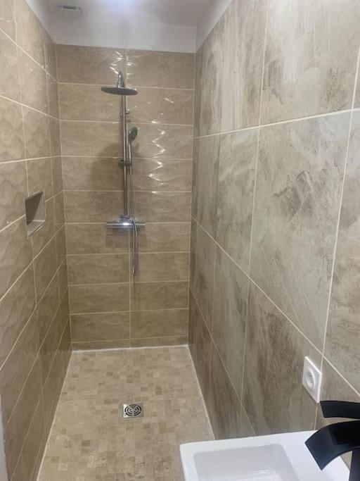 Sandspa Logement Avec Jacuzzi Orange  Bagian luar foto