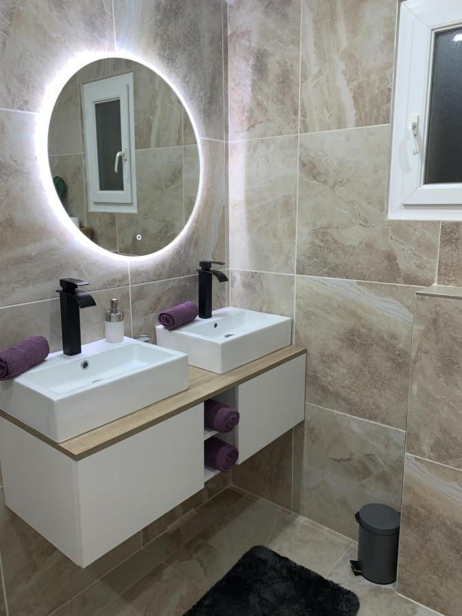 Sandspa Logement Avec Jacuzzi Orange  Bagian luar foto